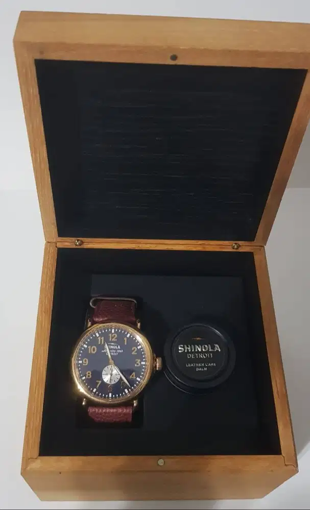 DIJUA JAM TANGAN EKSKLUSIF MEWAH SHINOLA BARRACK OBAMA