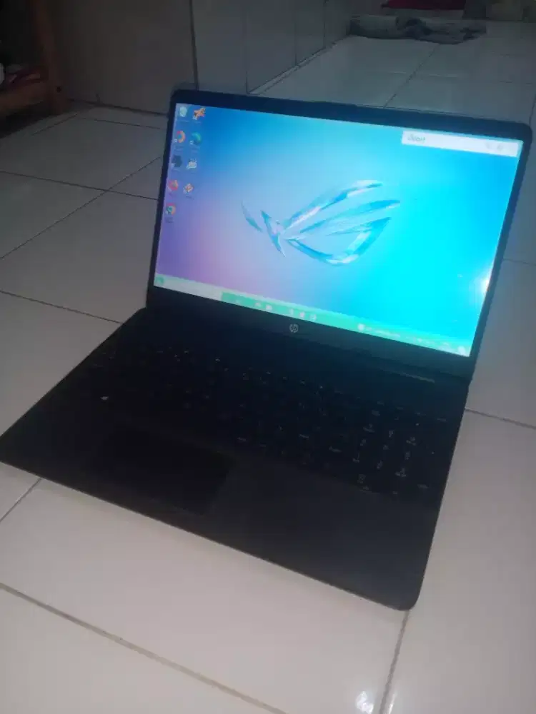 Laptop HP 15s-eq1052nia | SSD 256GB | RAM 4GB | Charger + Mouse