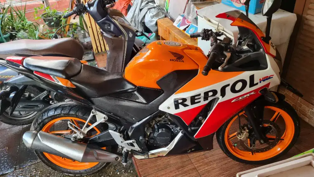 Jual motor honda cbr 150 repsol lengkap komplit,