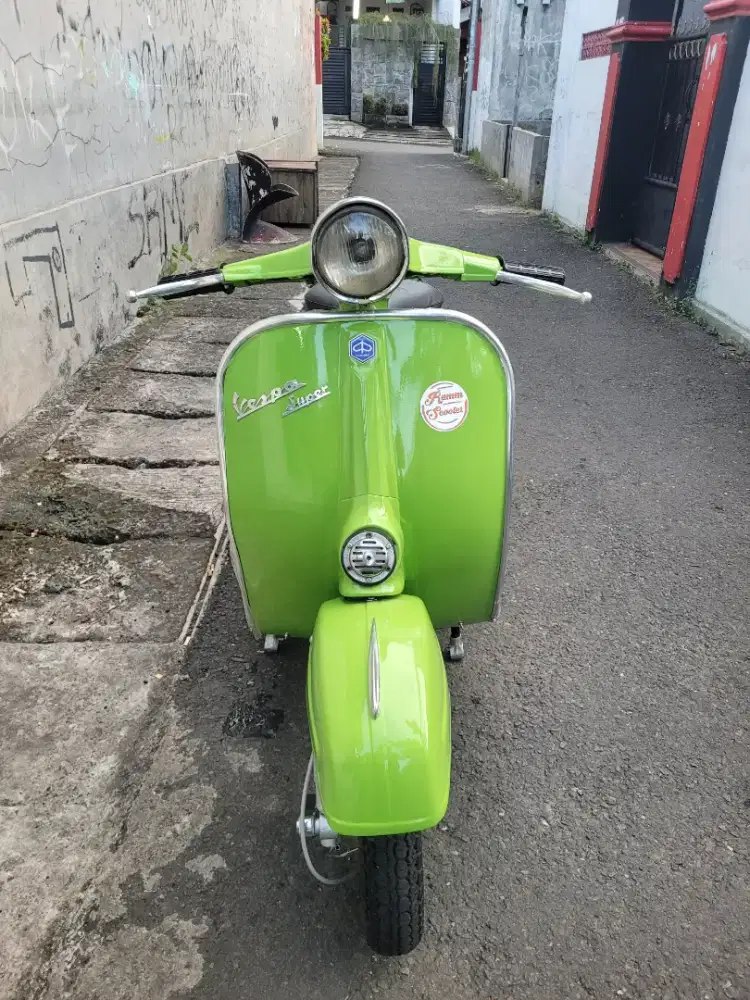 Vespa Super 76 aseli hijau