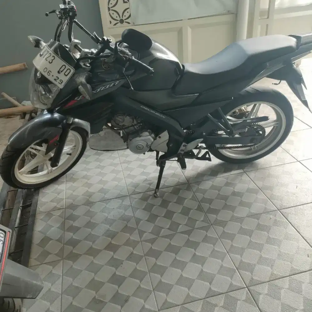 Yamaha Vixion THN 2014 plat H Semarang