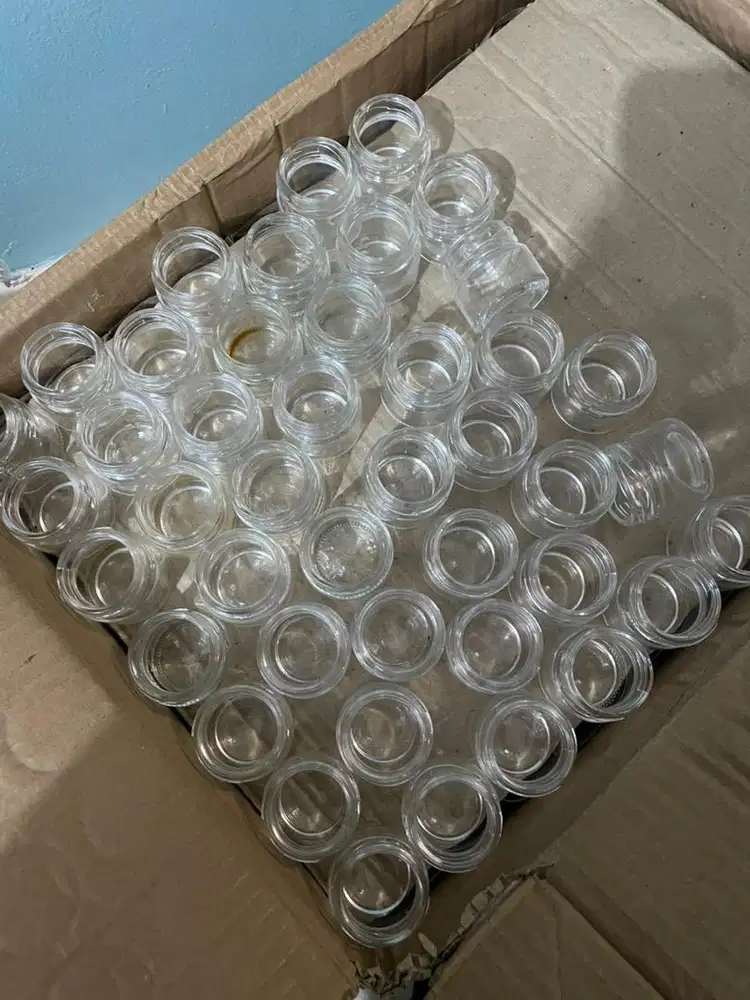 Di jual botol kaca kecil