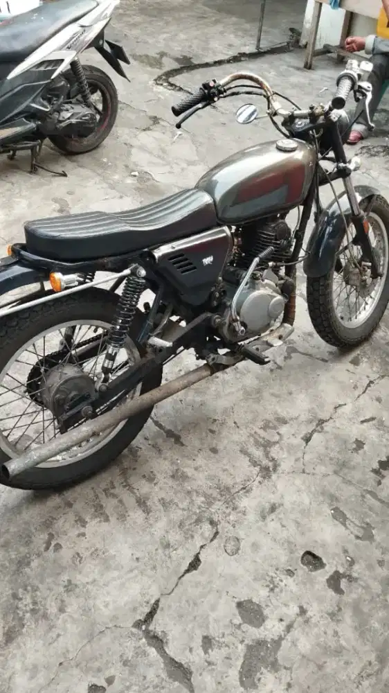 Pulsar british basic bajaj
