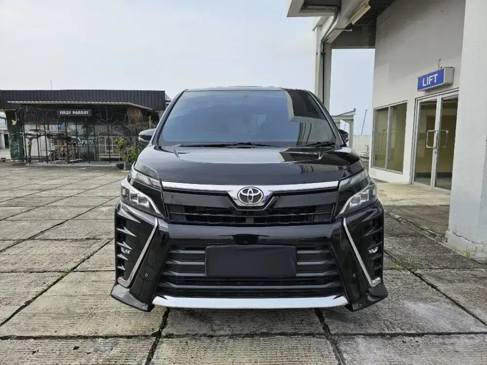 [Total DP 23 Jt]Toyota Voxy 2019 AT 2.0 Nego Cash Kredit