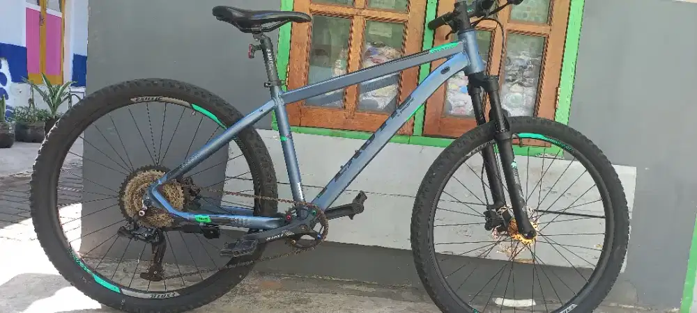 Sepeda exotic STR