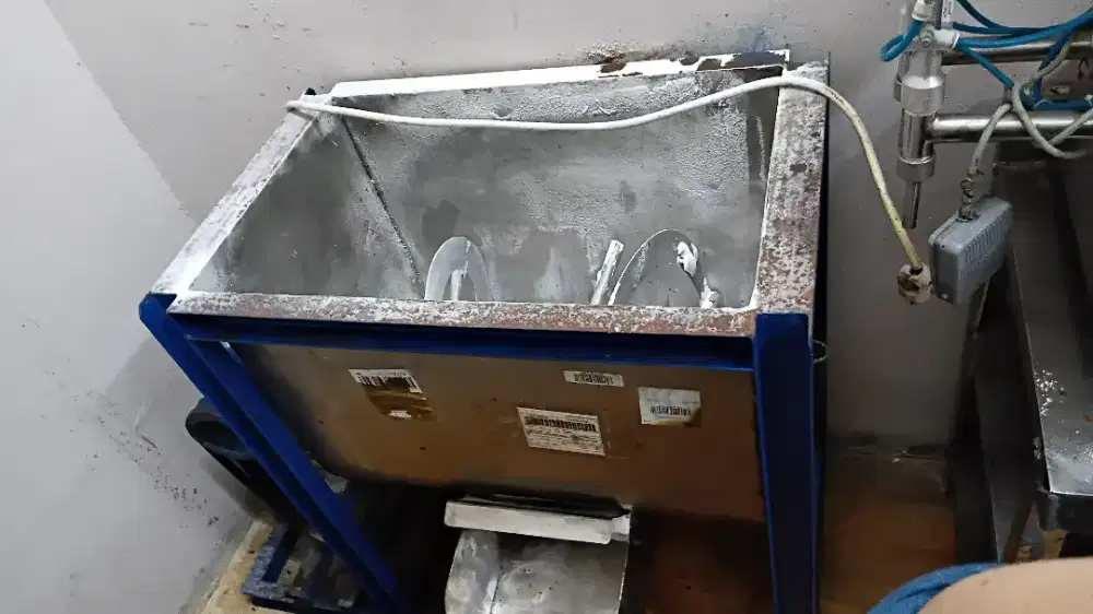 Mesin mixer pengaduk tepung kering 50 kg