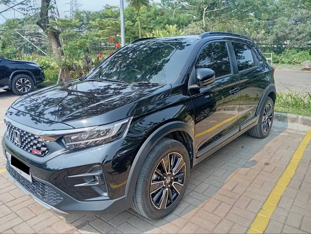 HONDA WR-V 2023 TIPE TERTINGGI (RS WITH HONDA SENSING)