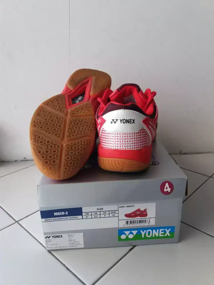 Sepatu yonex second 42