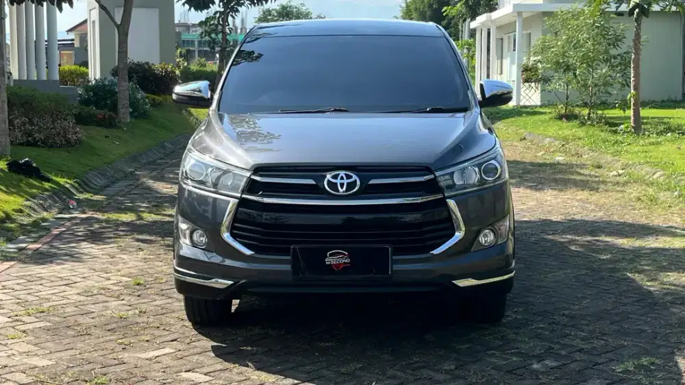 Toyota innova reborn venturer diesel matic 2019 grey paddle shift