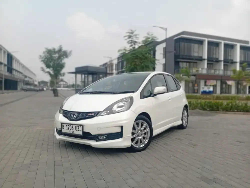 LOW KM 72 RB!! Honda Jazz RS 2013