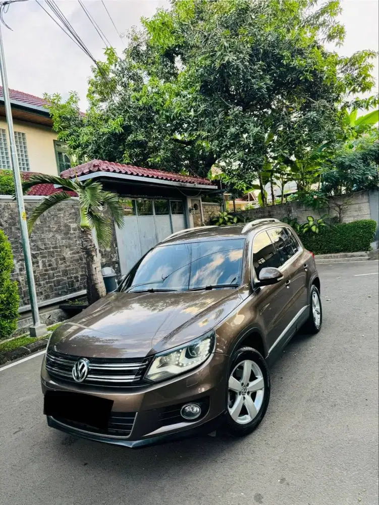 Volkswagen Tiguan 1.4 TSI Highline Low KM Siap Pakai