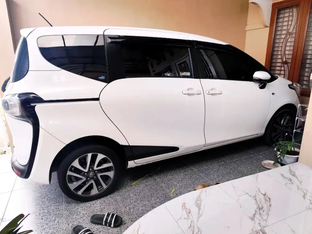TOYOTA SIENTA V Automatic 2017. Pajak Panjang, Asuransi, SiapPakai