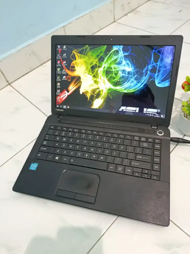 Laptop Toshiba C40 slim gen4 editing game