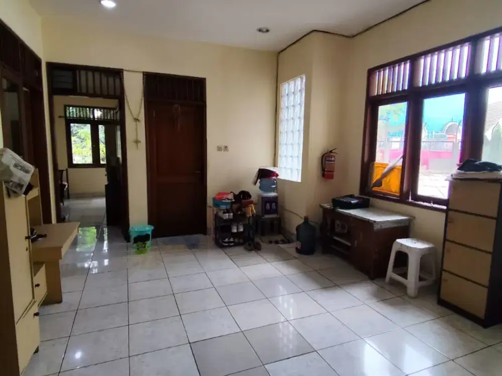 Kos Kost 12 Kamar Pusat Kota Area Kelenteng dekat Binus Trinitas