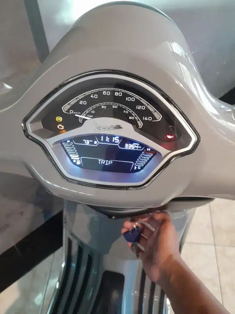 Vesva primavera 2024 i get ABS Bali dharma. Motor