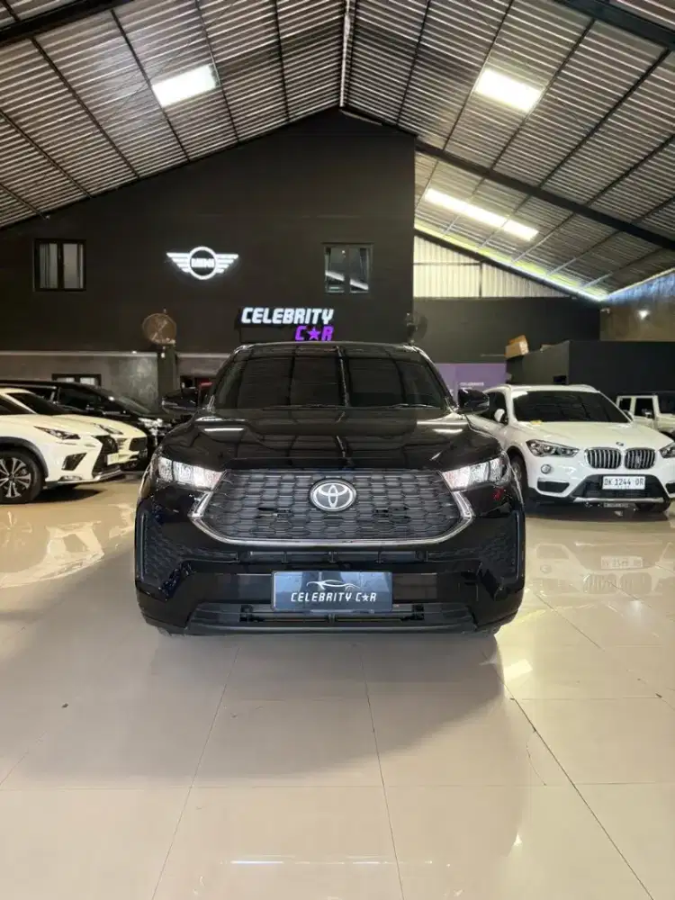 Toyota Zenix G 2.0L Hybrid Black Metallic 2024