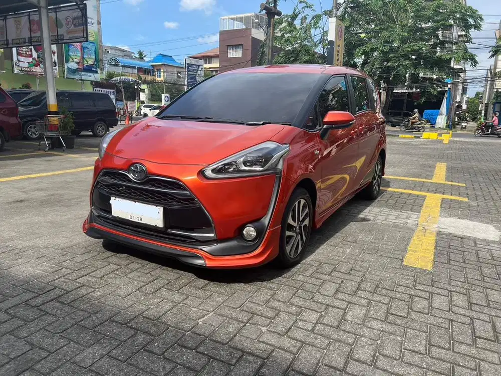 Toyota Sienta Tipe 1,5 Q matic AT tipe tertinggi 2016