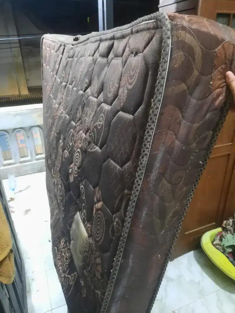 Springbed atau kasur