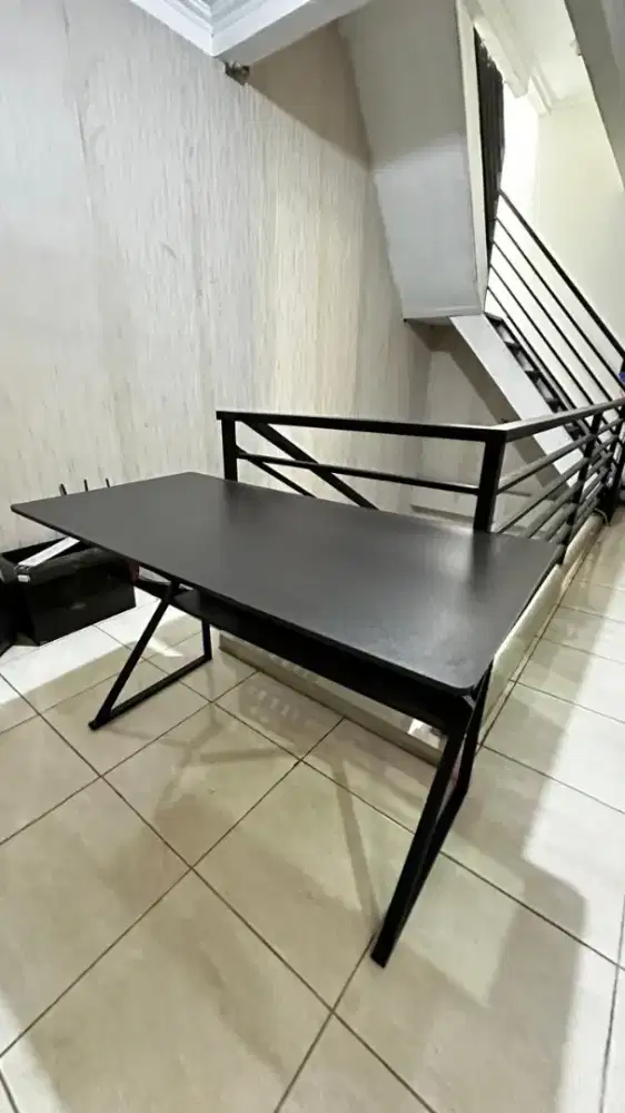 Meja komputer gaming
