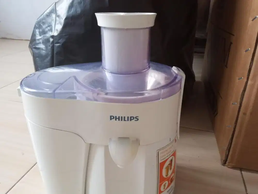 Juicer Philips warna putih