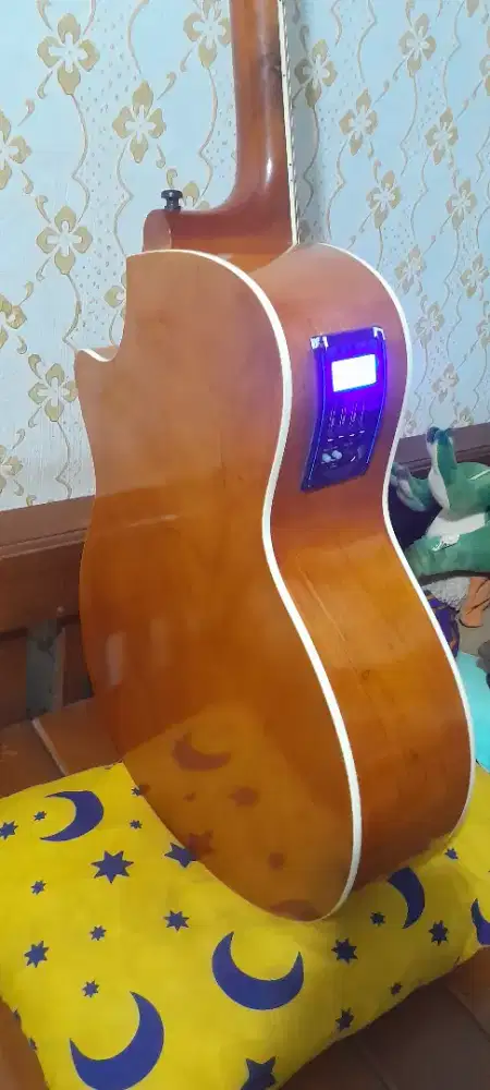Gitar akustik elektrik jr sanjaya umur 1minggu Like new