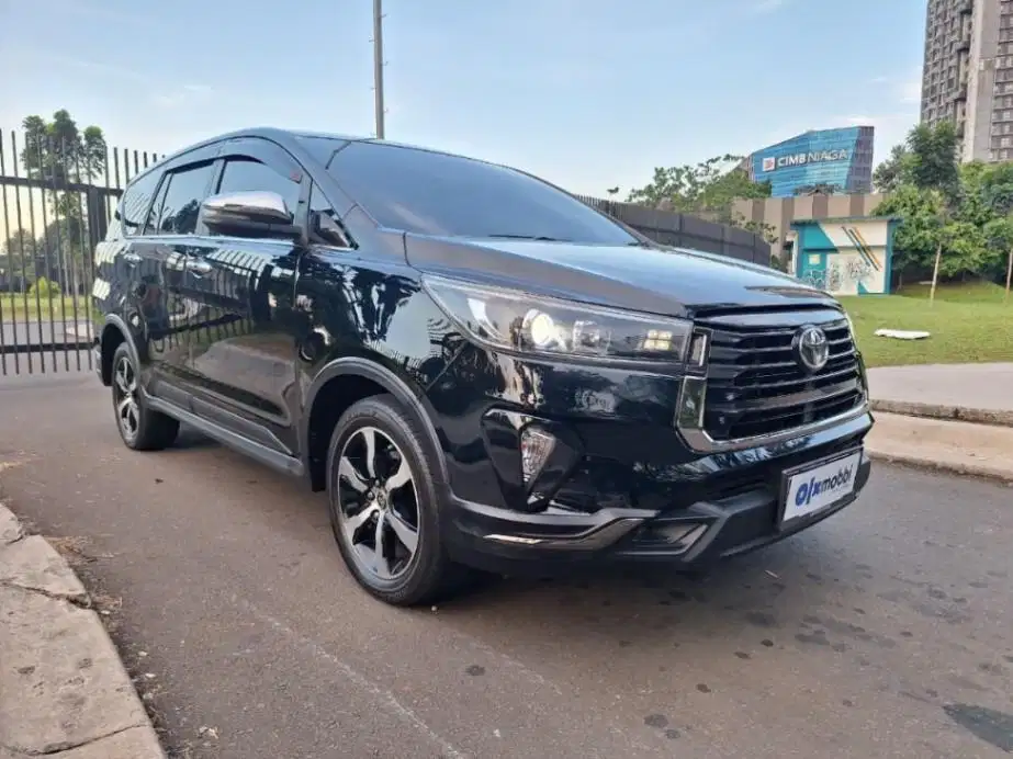 LOW DP Toyota Kijang Innova 2.0 Q Venturer Bensin-AT 2021 POG