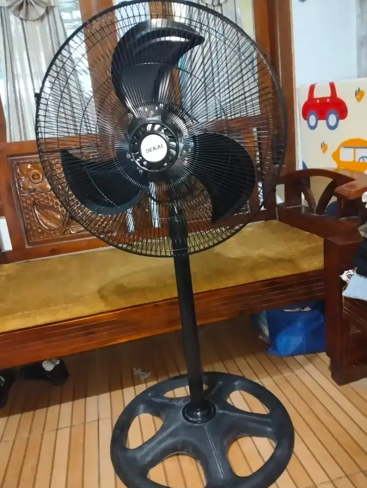 Kilas angin sekai berdiri
