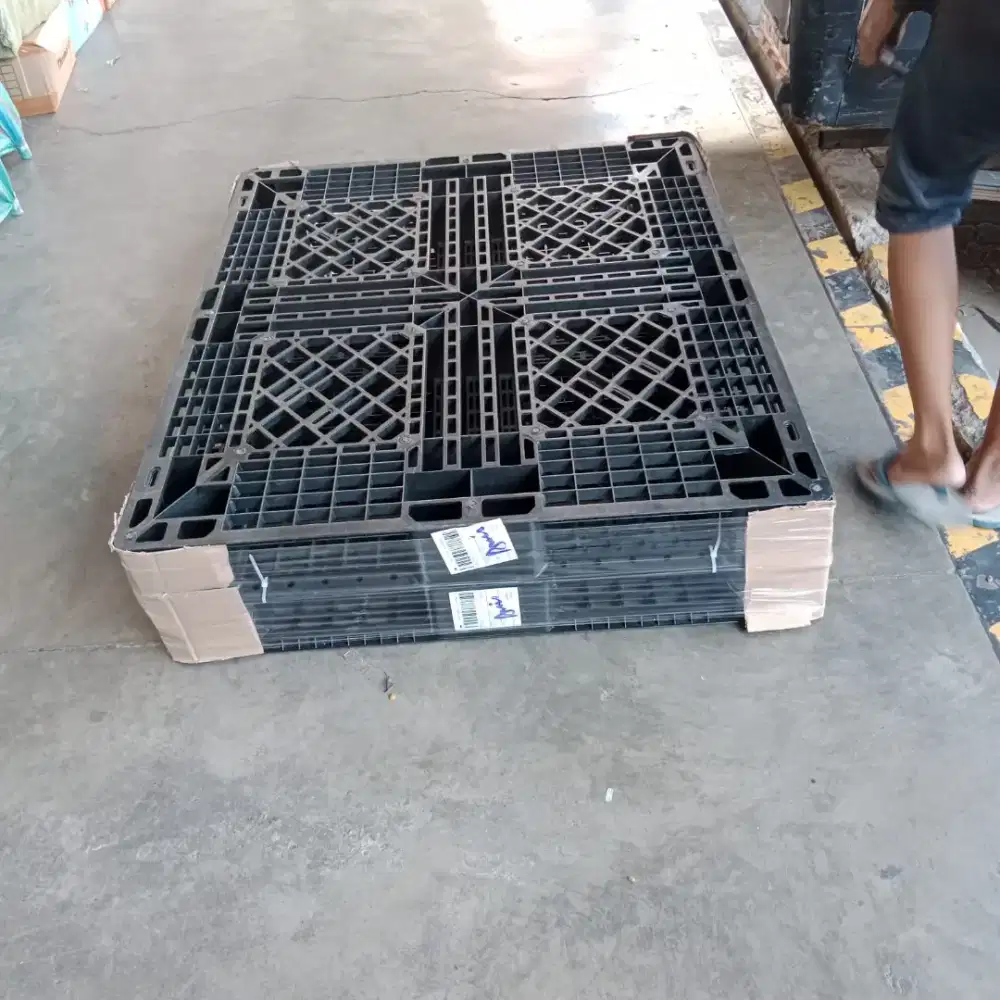 PALLET PLASTIK SECOND LARIS TERJUAL