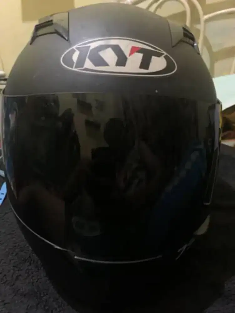 helm KYT R10 BLACK DOFF KACA SMOKE