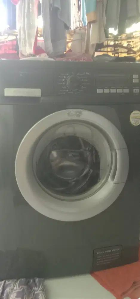 Mesin cuci electrolux