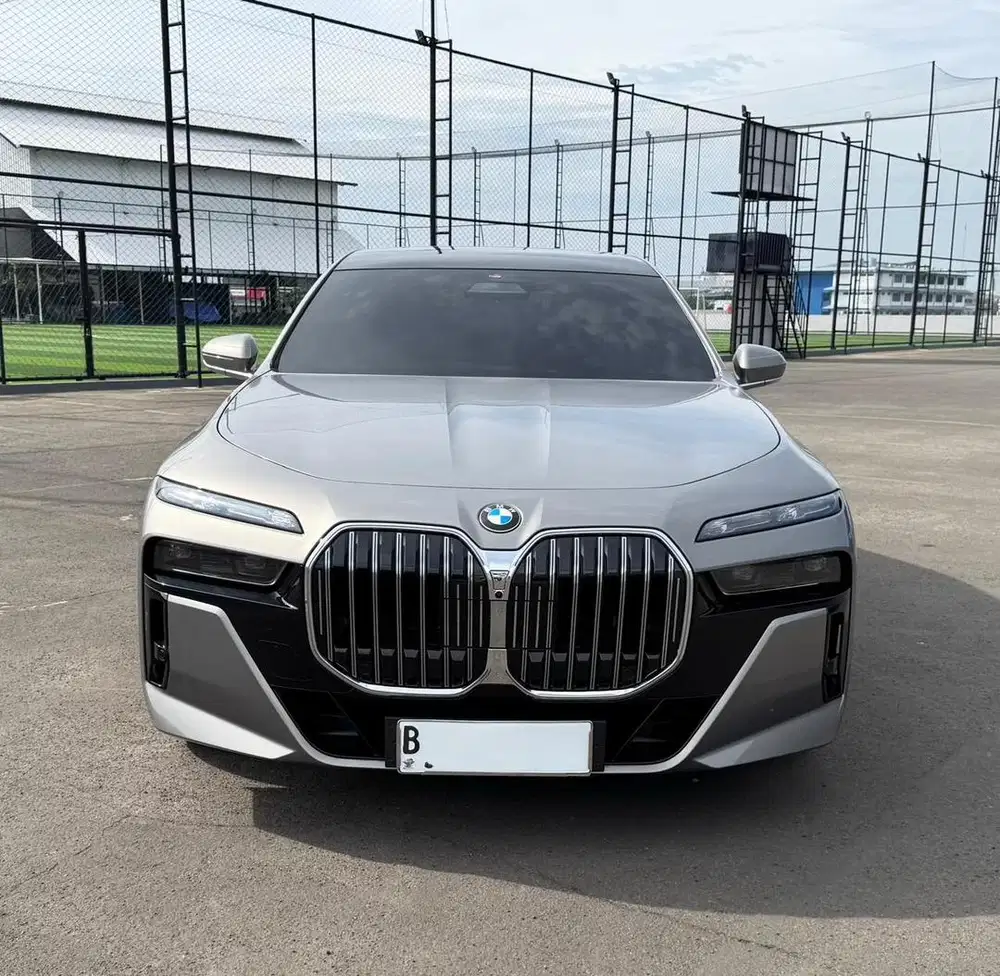 BMW 735i th2023