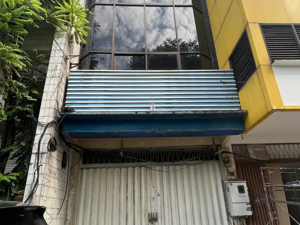 Disewakan Ruko 4 Lantai Ambengan Plaza