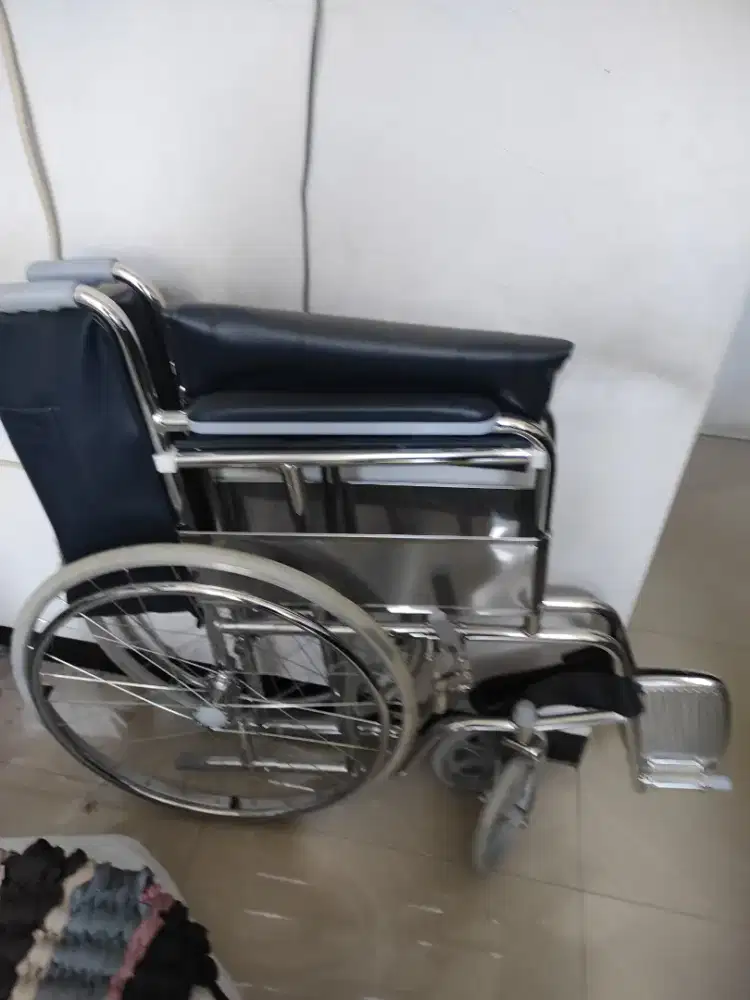 GEA kursi roda jumbo