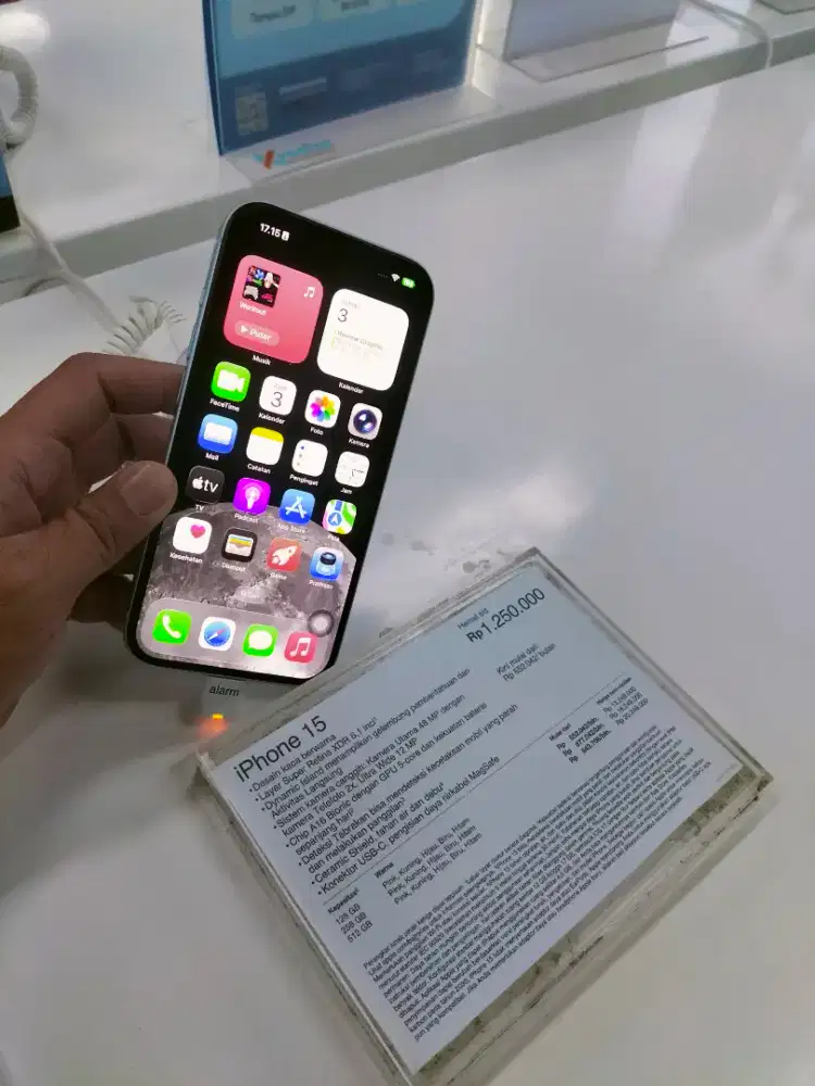 iPhone 15 128gb garansi resmi