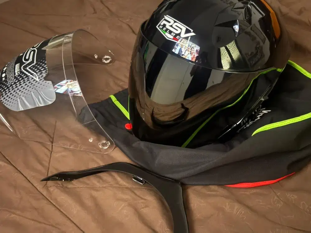 Helm rsv sv300.