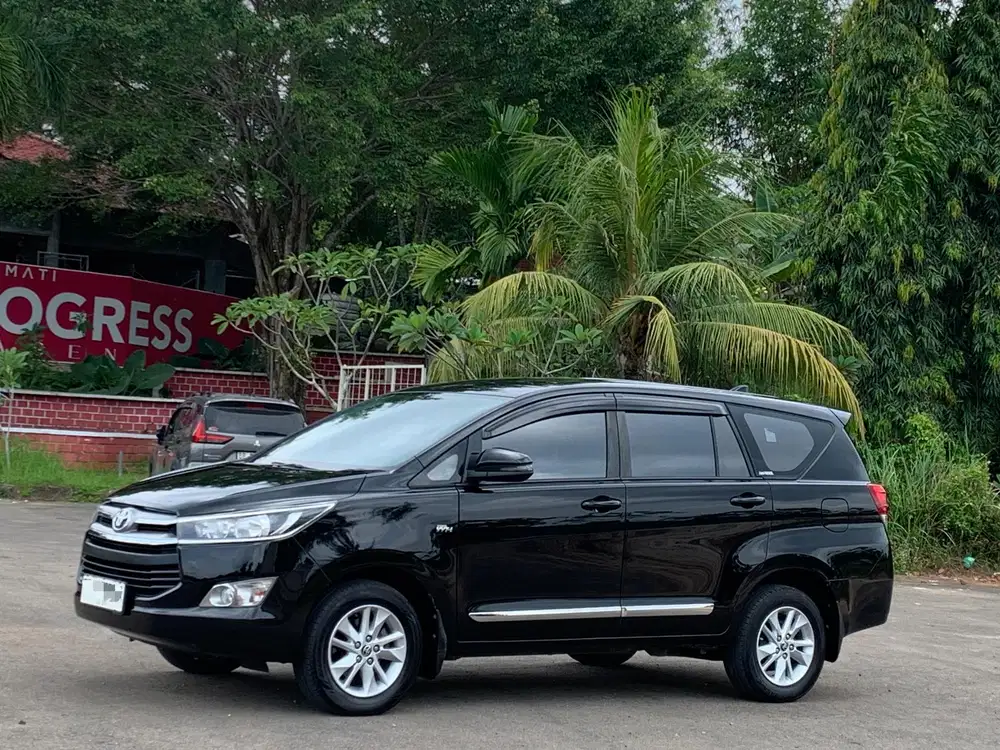 Toyota Kijang Innova 2010 Bensin