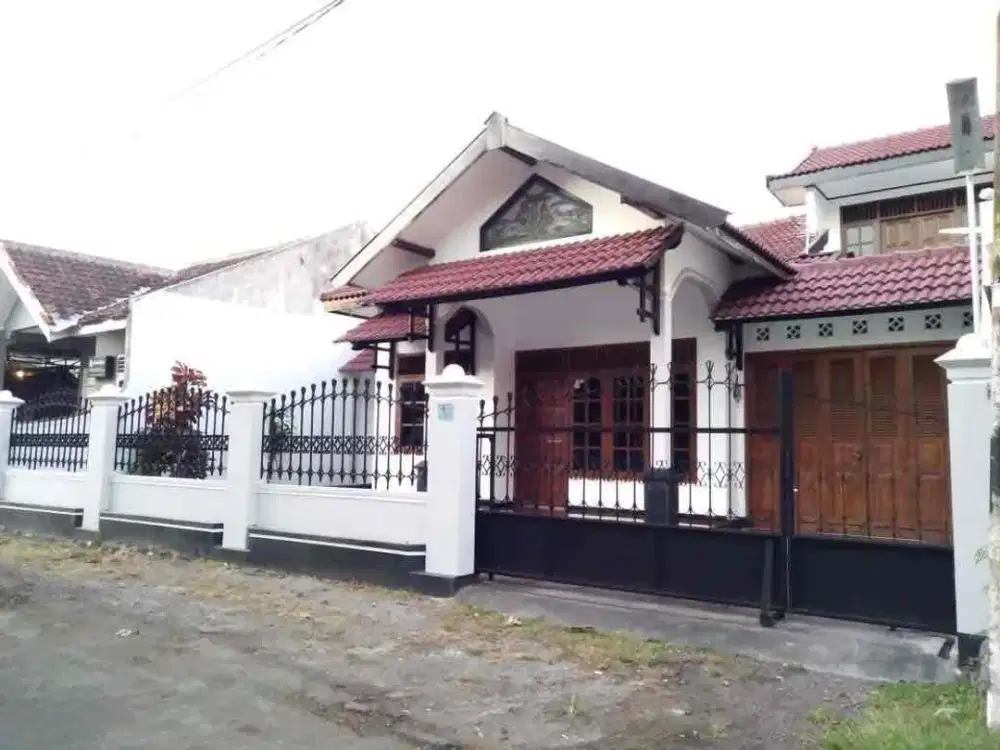 Disewakan rumah jl x urang sleman
