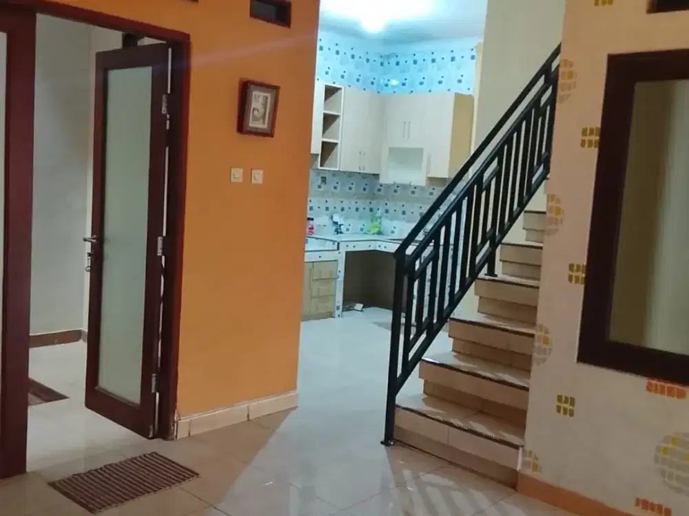 Disewakan Rumah 1½ lantai di Cluster Aralia, Kota Harapan Indah Bekasi