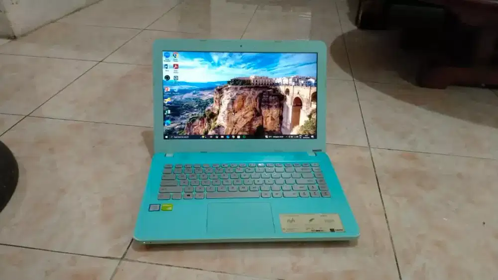 Asuz slim mulus core i3 lancar warna langka