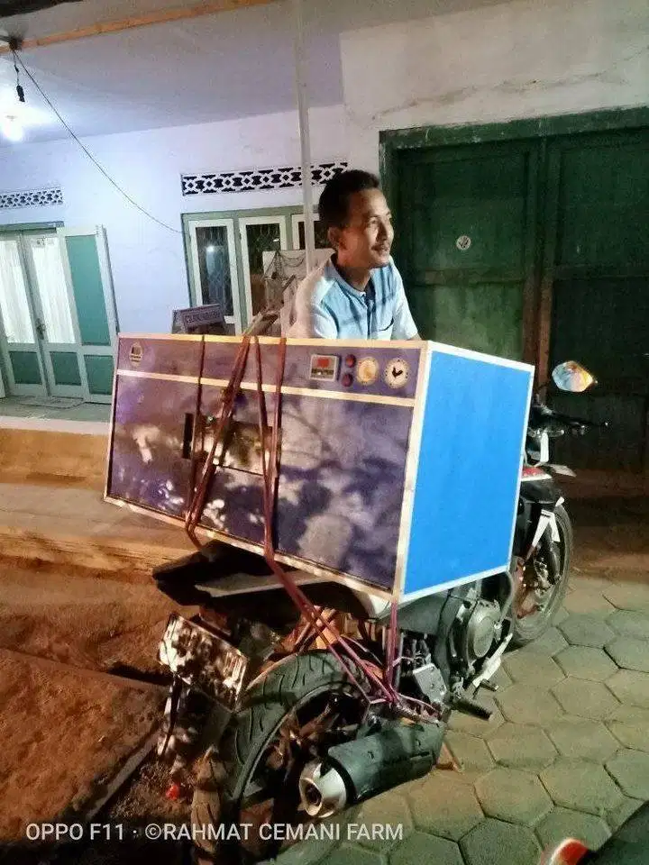 Mesin penetas telur otomatis
