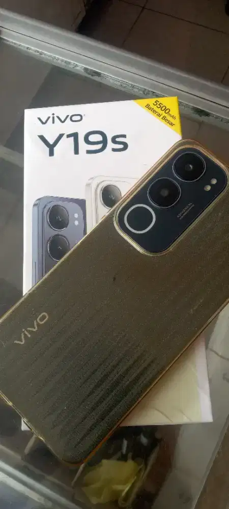 Jual vivo y19S ram 4/64 kondisi sangat bagus BLH cek sampe puas