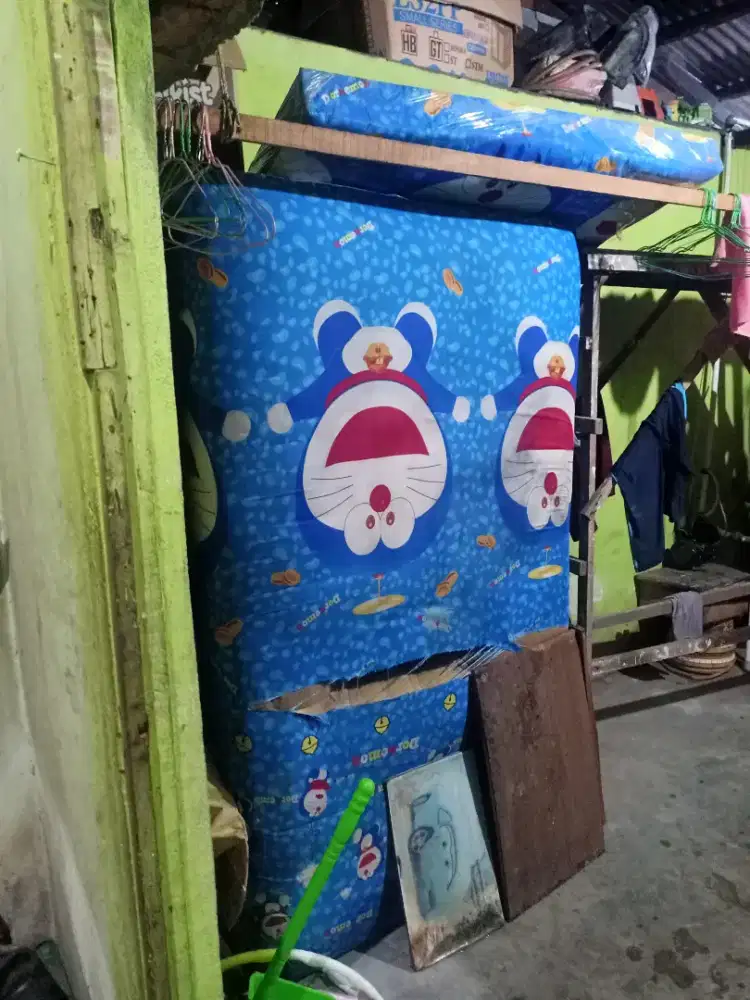 Di jual yg minat dan butuh kasur laja g pakai per lkp minus koyak