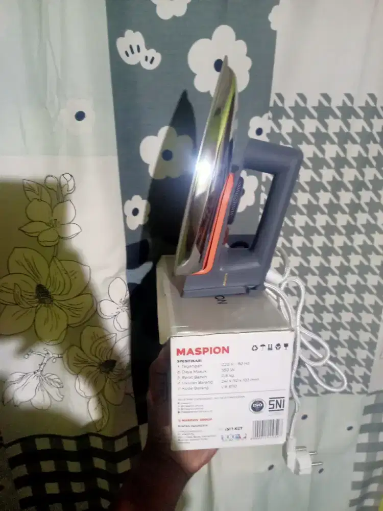 Di jual semua macam dan model setrika. Garansi 5 th wa dan hp