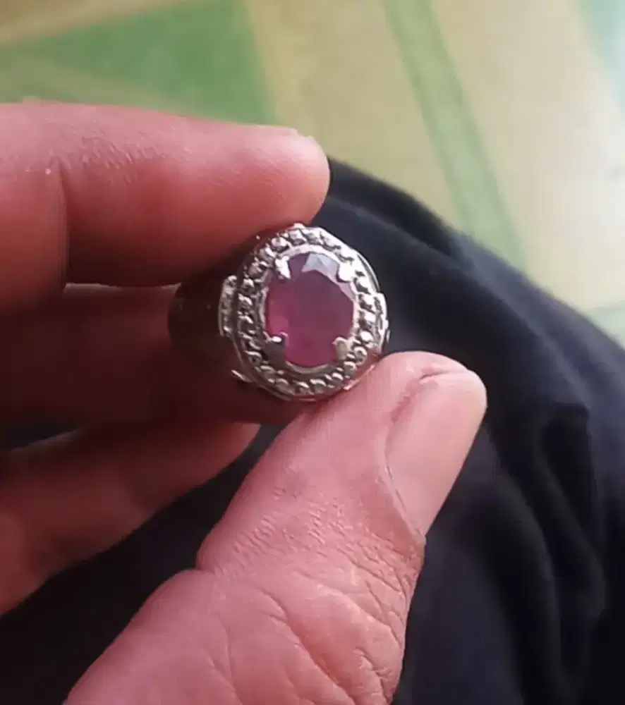 Batu cincin asli ruby pigeon blood