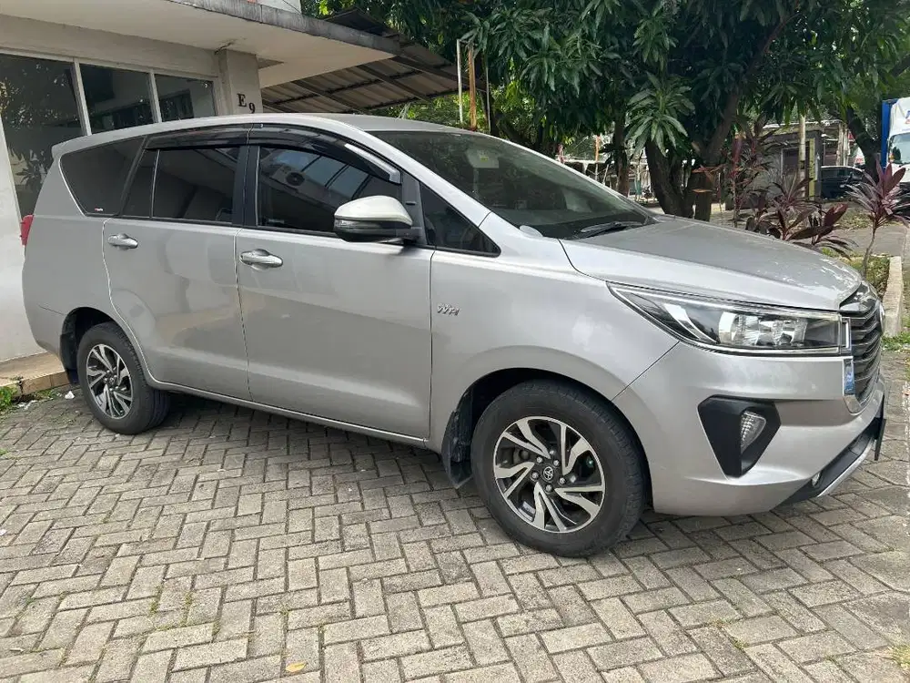 FS: Toyota Innova Reborn 2.0G AT Silver