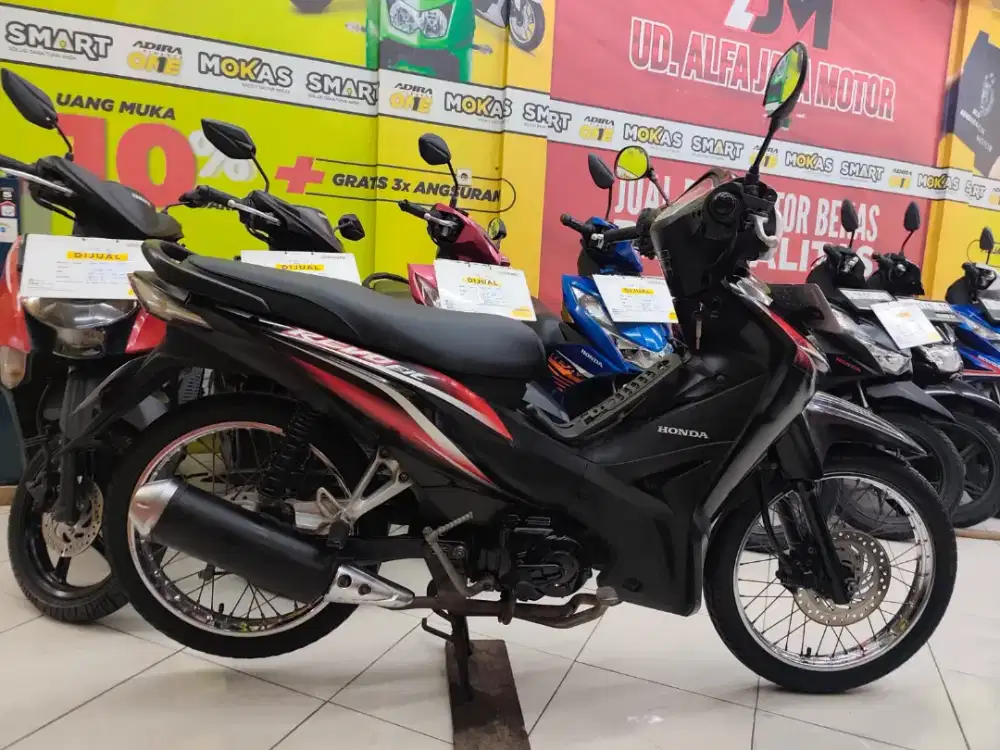 Only cash !! Honda Revo cw tahun 2012