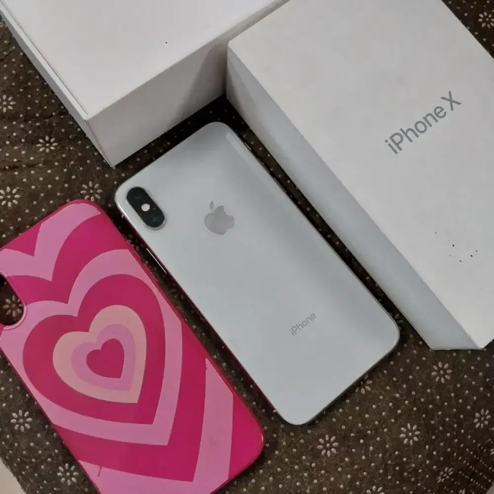 Iphone x 64gb inter all opr 
Fullset 
Hb 100%