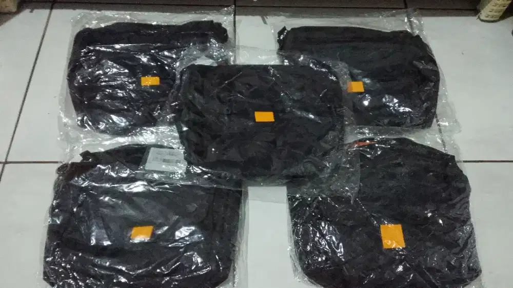 Tas slempang pria no embos