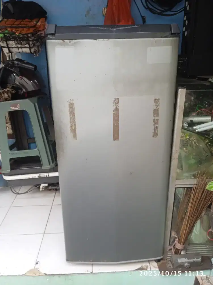 Kulkas 1 pintu merk Aqua