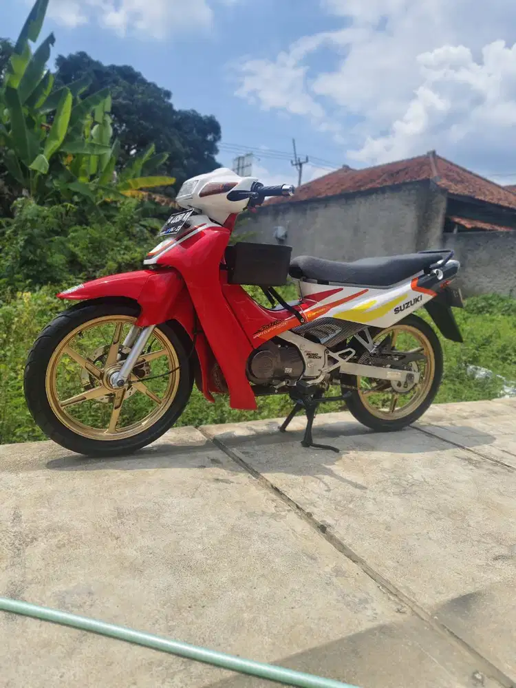 Suzuki Satria 2002 Mesin siap pakai bodi 90% mulus lecet pemakaian